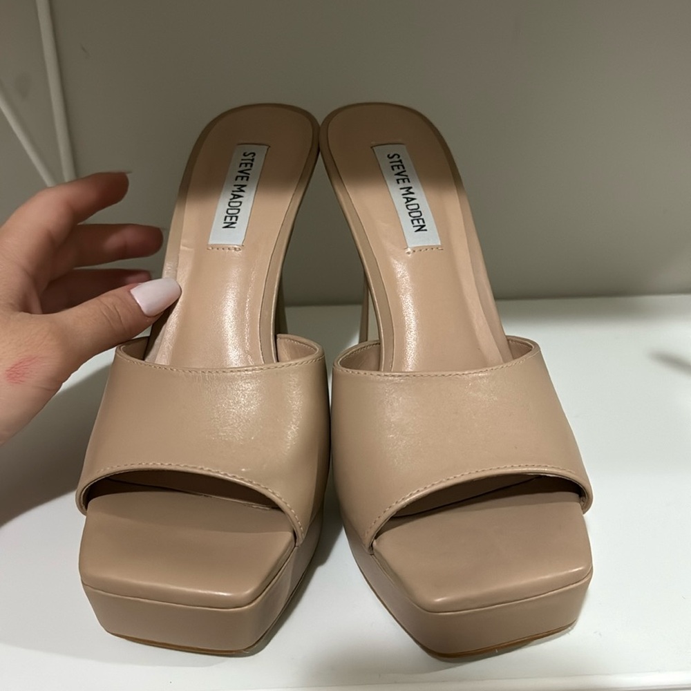 Steve Madden nude heels